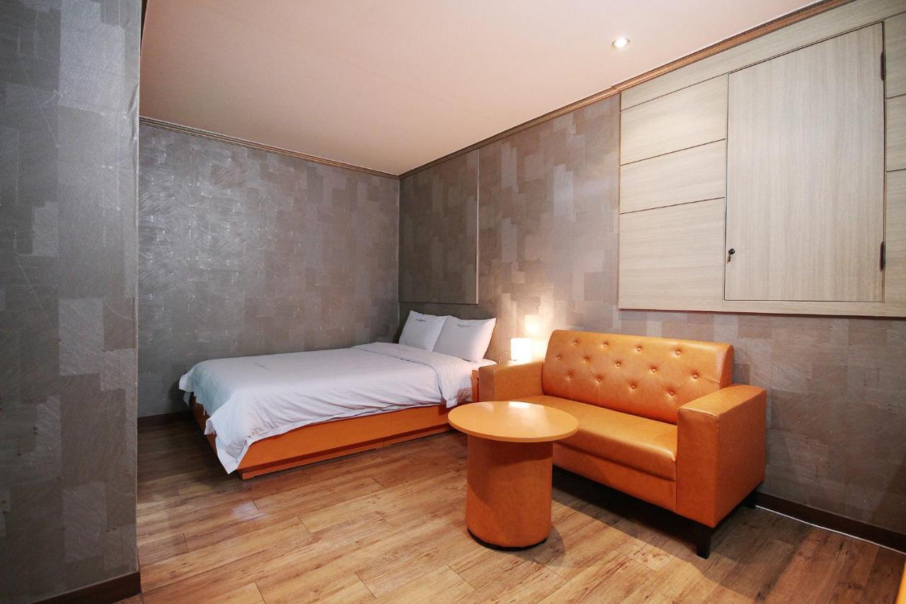 แอปเปิล เฮาส์ มินิ โฮเต็ล Motel คยองจู ภายนอก รูปภาพ